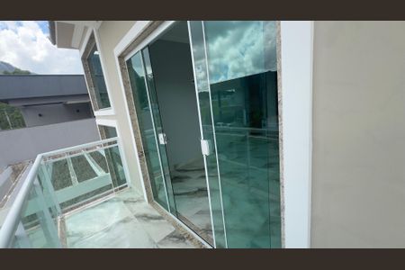 Casa de condomínio para alugar com 240m², 6 quartos e 2 vagasVaranda