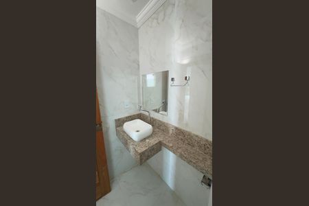 Casa de condomínio para alugar com 240m², 6 quartos e 2 vagasBanheiro 2