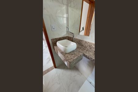 Casa de condomínio para alugar com 240m², 6 quartos e 2 vagasBanheiro 3