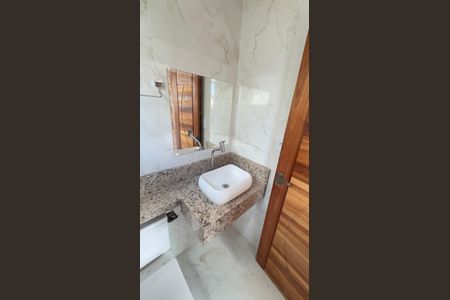 Casa de condomínio para alugar com 240m², 6 quartos e 2 vagasBanheiro 1