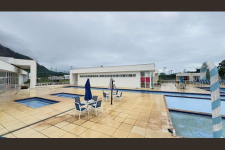 Casa de condomínio para alugar com 240m², 6 quartos e 2 vagasÁrea comum - Piscina