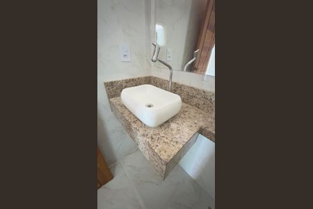 Casa de condomínio para alugar com 240m², 6 quartos e 2 vagasBanheiro 2