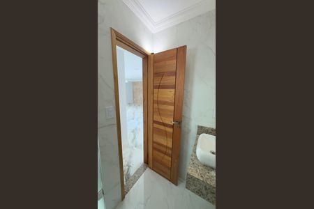 Casa de condomínio para alugar com 240m², 6 quartos e 2 vagasBanheiro 2