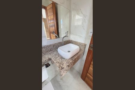 Casa de condomínio para alugar com 240m², 6 quartos e 2 vagasBanheiro 1