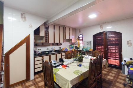 Casa à venda com 375m², 4 quartos e 1 vagaCozinha