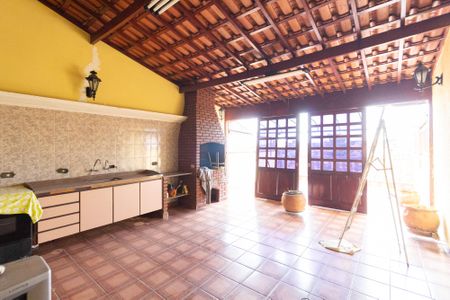 Casa à venda com 375m², 4 quartos e 1 vagaQuintal