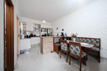 Casa de condomínio para alugar com 115m², 3 quartos e 2 vagasSala/Cozinha