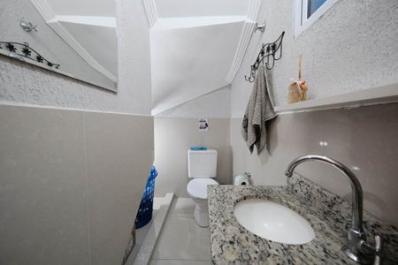 Casa de condomínio para alugar com 115m², 3 quartos e 2 vagasLavabo