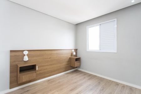 Quarto 1 de apartamento para alugar com 2 quartos, 45m² em Vila Carmosina, São Paulo