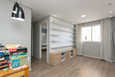 Sala de apartamento para alugar com 2 quartos, 45m² em Vila Carmosina, São Paulo