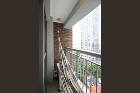 Varanda de kitnet/studio para alugar com 1 quarto, 21m² em Indianópolis, São Paulo