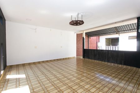Casa à venda com 301m², 3 quartos e 3 vagasSalão