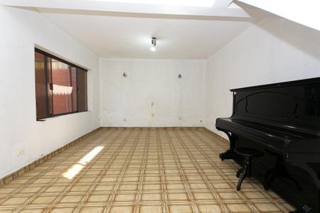 Casa à venda com 301m², 3 quartos e 3 vagasEdícula - Sala