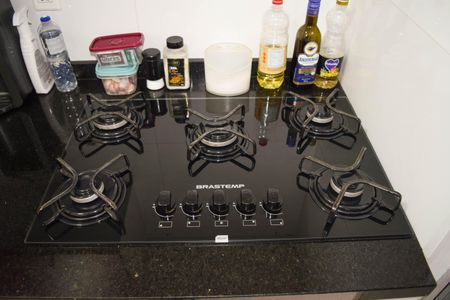 Apartamento à venda com 49m², 2 quartos e 1 vaga Apartamento à venda com 49m², 2 quartos e 1 vagaCozinha e Área de Serviço