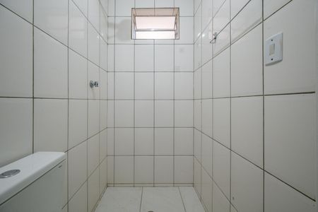 Banheiro de kitnet/studio para alugar com 1 quarto, 27m² em Jardim Oriental, São Paulo