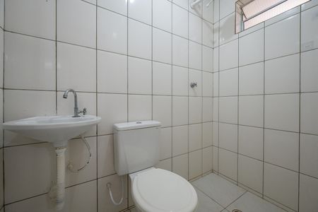 Banheiro de kitnet/studio para alugar com 1 quarto, 27m² em Jardim Oriental, São Paulo