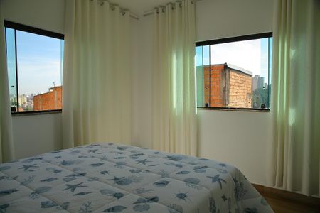 Casa à venda com 380m², 5 quartos e 2 vagasQuarto 1  casa 1 