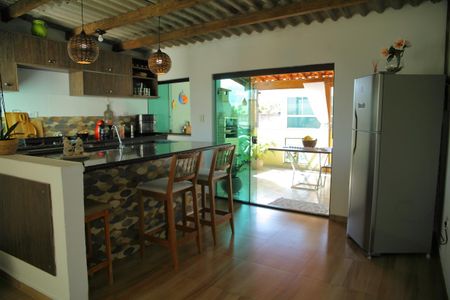 Casa à venda com 380m², 5 quartos e 2 vagasCozinha casa 1 