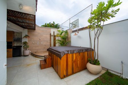 Casa para alugar com 400m², 4 quartos e 4 vagas Casa para alugar com 400m², 4 quartos e 4 vagasAREA EXTERNA