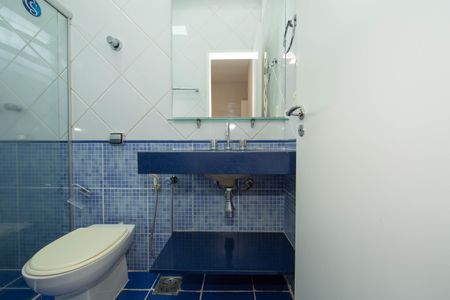 Casa para alugar com 400m², 4 quartos e 4 vagas Casa para alugar com 400m², 4 quartos e 4 vagasBANHEIRO2