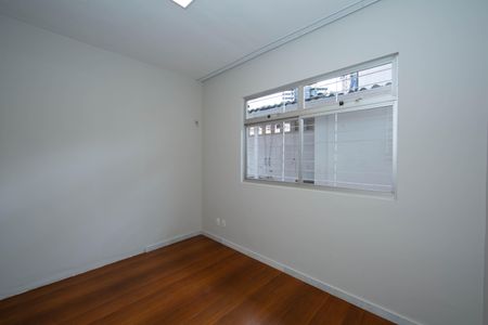 Casa para alugar com 400m², 4 quartos e 4 vagas Casa para alugar com 400m², 4 quartos e 4 vagasQUARTO3