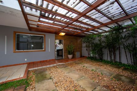 Casa para alugar com 400m², 4 quartos e 4 vagas Casa para alugar com 400m², 4 quartos e 4 vagasGARAGEM