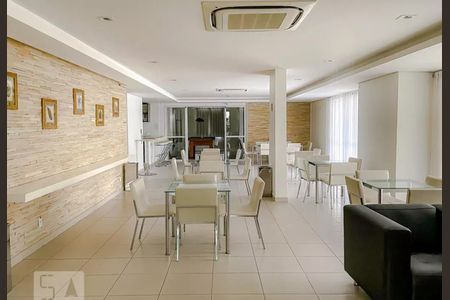 Apartamento à venda com 112m², 3 quartos e 2 vagas Apartamento à venda com 112m², 3 quartos e 2 vagasÁrea comum - Salão de festas