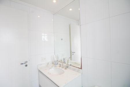 Apartamento à venda com 112m², 3 quartos e 2 vagas Apartamento à venda com 112m², 3 quartos e 2 vagasQuarto 1 - Suite - Banheiro 1