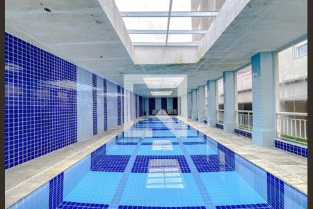 Apartamento à venda com 112m², 3 quartos e 2 vagas Apartamento à venda com 112m², 3 quartos e 2 vagasÁrea comum - Piscina