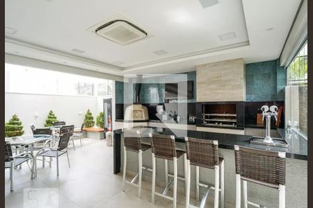 Apartamento à venda com 112m², 3 quartos e 2 vagas Apartamento à venda com 112m², 3 quartos e 2 vagasÁrea comum - Churrasqueira