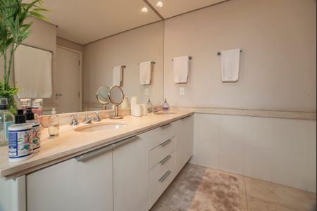 Apartamento para alugar com 193m², 4 quartos e 3 vagasBanheiro da Suíte 3