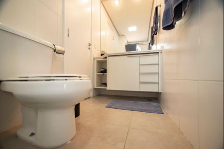 Apartamento para alugar com 193m², 4 quartos e 3 vagasBanheiro da Suíte 1