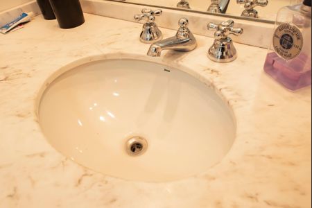 Apartamento para alugar com 193m², 4 quartos e 3 vagasBanheiro da Suíte 1