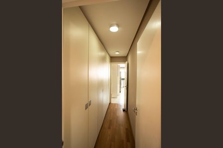 Apartamento para alugar com 193m², 4 quartos e 3 vagasCorredor