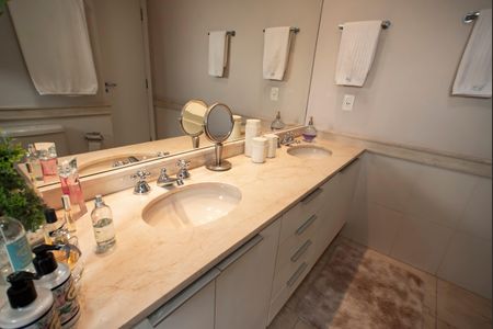 Apartamento para alugar com 193m², 4 quartos e 3 vagasBanheiro da Suíte 3