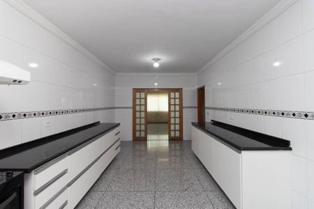 Casa para alugar com 300m², 4 quartos e 2 vagasCozinha