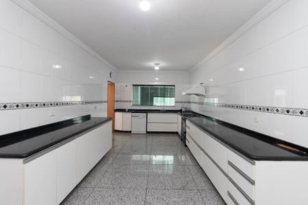Casa para alugar com 300m², 4 quartos e 2 vagasCozinha