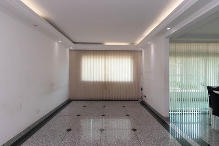 Casa para alugar com 300m², 4 quartos e 2 vagas Casa para alugar com 300m², 4 quartos e 2 vagasSala