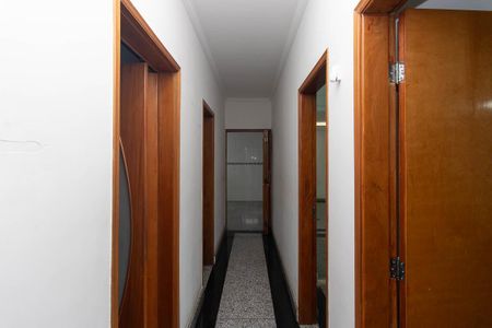 Casa para alugar com 300m², 4 quartos e 2 vagasCorredor dos Quartos