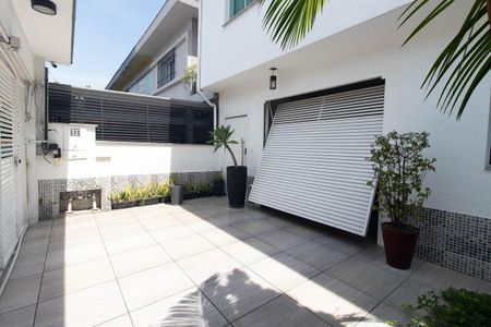 Casa para alugar com 300m², 4 quartos e 2 vagas Casa para alugar com 300m², 4 quartos e 2 vagasGaragem