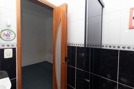 Casa para alugar com 300m², 4 quartos e 2 vagas Casa para alugar com 300m², 4 quartos e 2 vagasBanheiro da Suíte 3