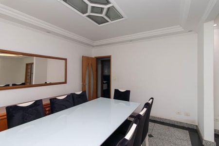 Casa para alugar com 300m², 4 quartos e 2 vagas Casa para alugar com 300m², 4 quartos e 2 vagasSala de Jantar