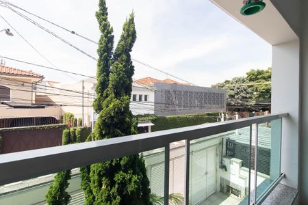 Casa para alugar com 300m², 4 quartos e 2 vagas Casa para alugar com 300m², 4 quartos e 2 vagasVaranda