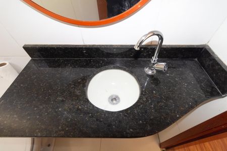 Casa de condomínio para alugar com 69m², 2 quartos e 1 vaga Casa de condomínio para alugar com 69m², 2 quartos e 1 vagaBanheiro da Suíte 1