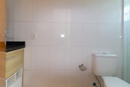 Casa de condomínio para alugar com 69m², 2 quartos e 1 vaga Casa de condomínio para alugar com 69m², 2 quartos e 1 vagaBanheiro da Suíte 2