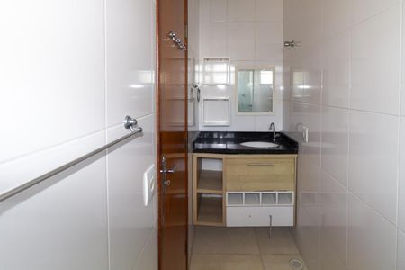 Casa de condomínio para alugar com 69m², 2 quartos e 1 vaga Casa de condomínio para alugar com 69m², 2 quartos e 1 vagaBanheiro da Suíte 2