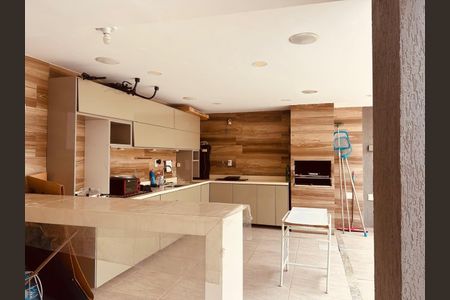 Casa de condomínio à venda com 480m², 3 quartos e 1 vagaÁrea externa