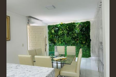 Casa de condomínio à venda com 480m², 3 quartos e 1 vagaSala