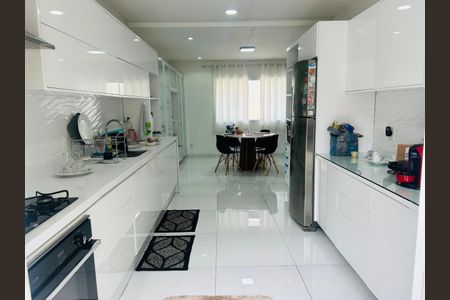 Casa de condomínio à venda com 480m², 3 quartos e 1 vagaCozinha