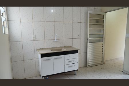 Cozinha de casa para alugar com 1 quarto, 30m² em Jardim Presidente Dutra, Guarulhos